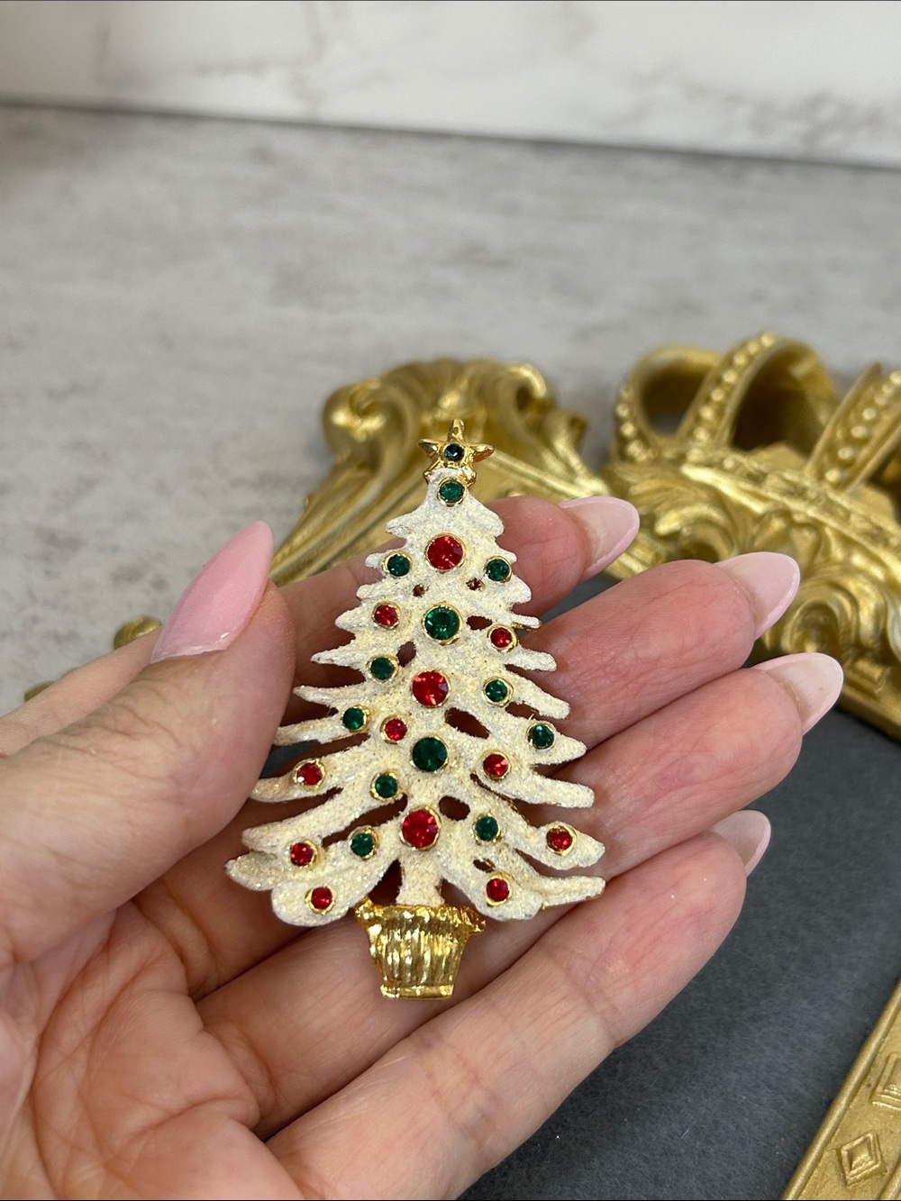 Vintage Festive Eisenberg Gold Flocked Christmas Tree Pin w Red & Green Rhinesto